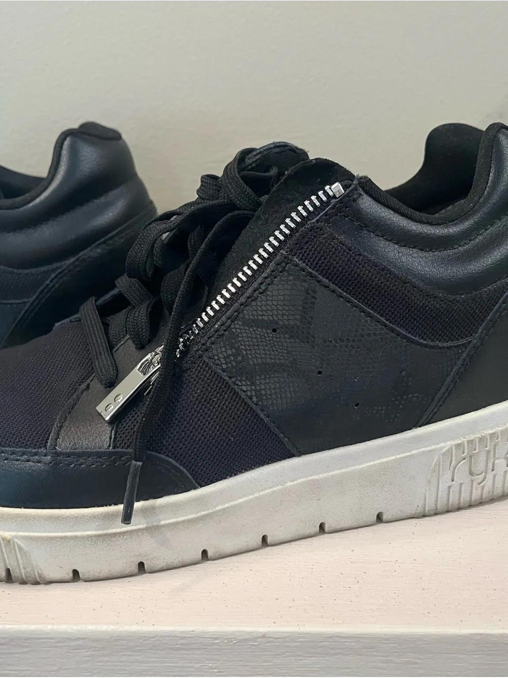 RYKA Victory Black Canvas Hidden Wedge Zip & Tie Sneaker Sz 9 Cute+Comfortable!